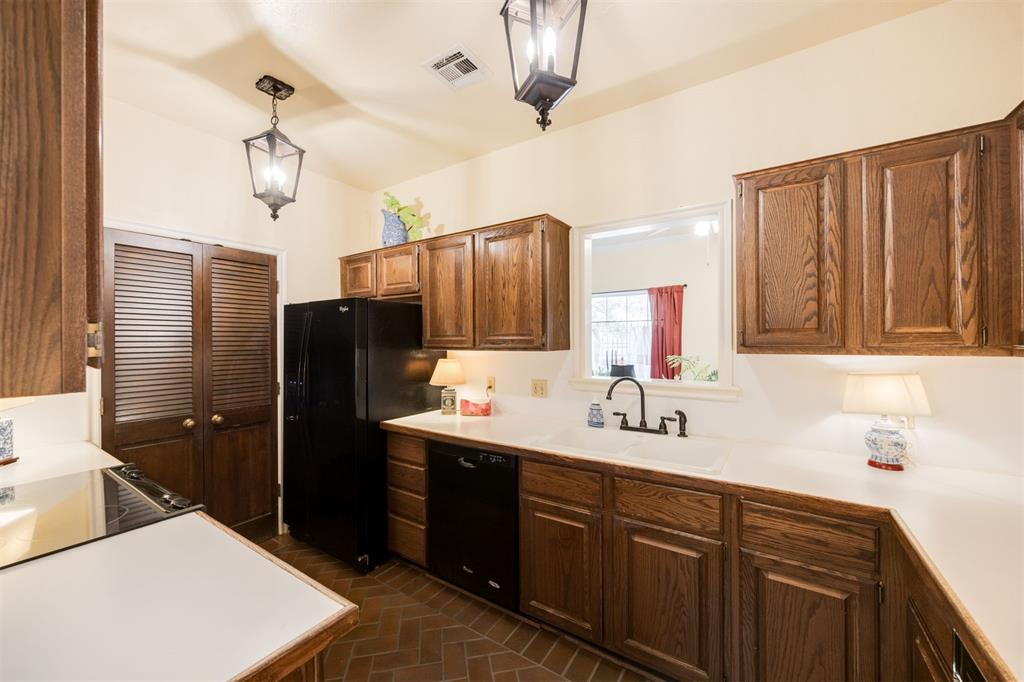 8918 N May Avenue Unit: 0