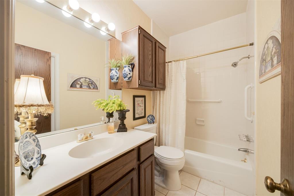 8918 N May Avenue Unit: 0