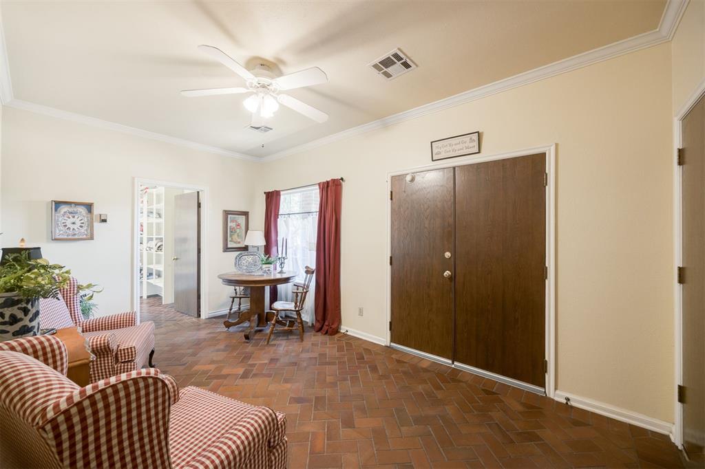 8918 N May Avenue Unit: 0