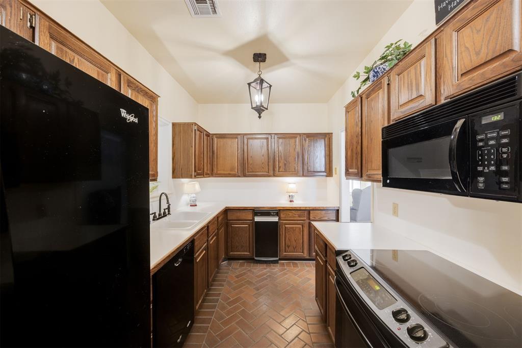 8918 N May Avenue Unit: 0