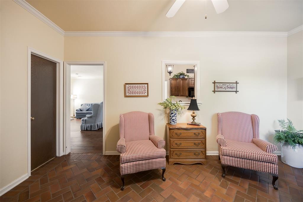 8918 N May Avenue Unit: 0