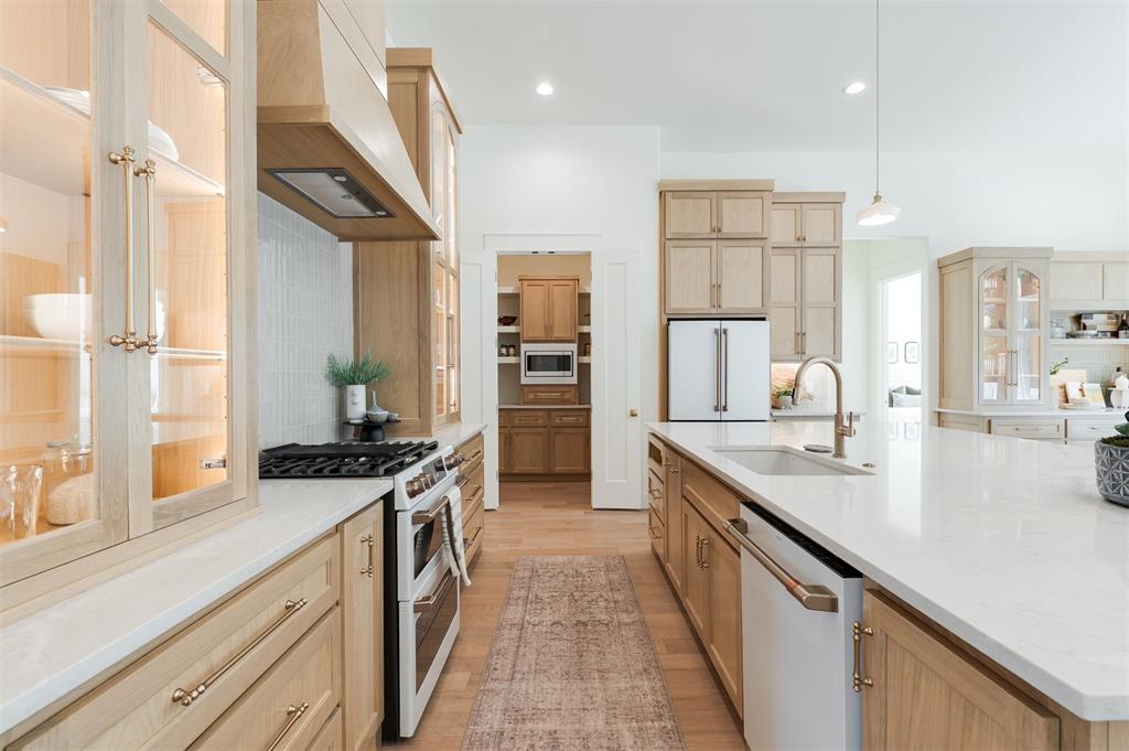 7224 Sunset Sail Avenue