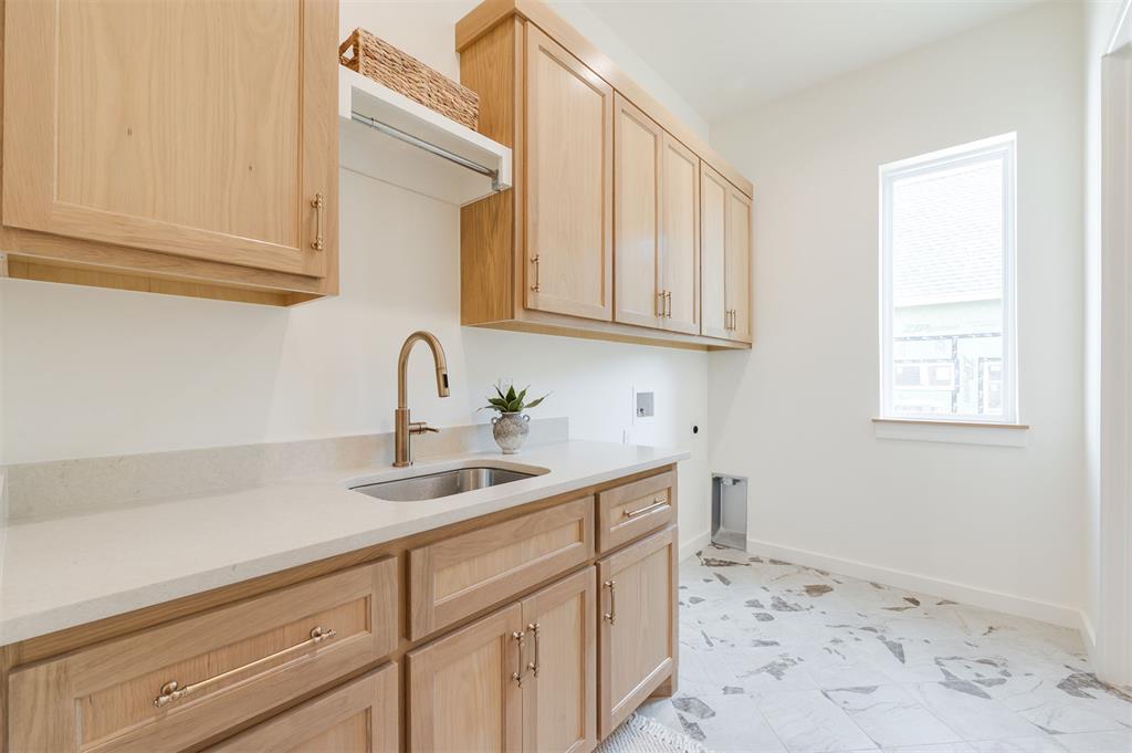 7224 Sunset Sail Avenue