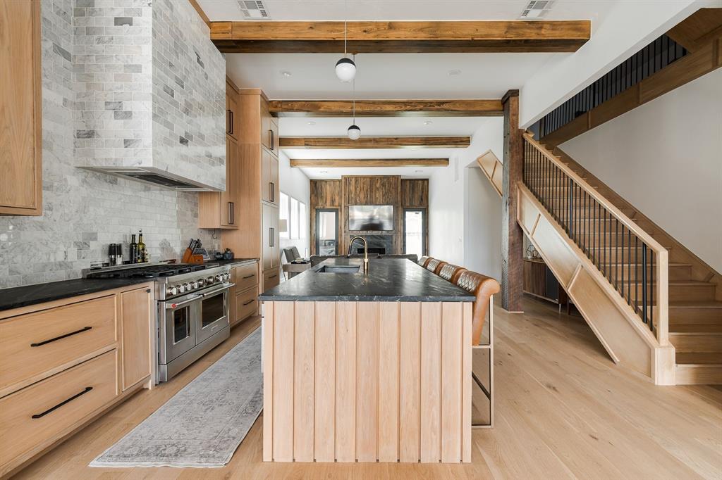 137 NE 14th Street