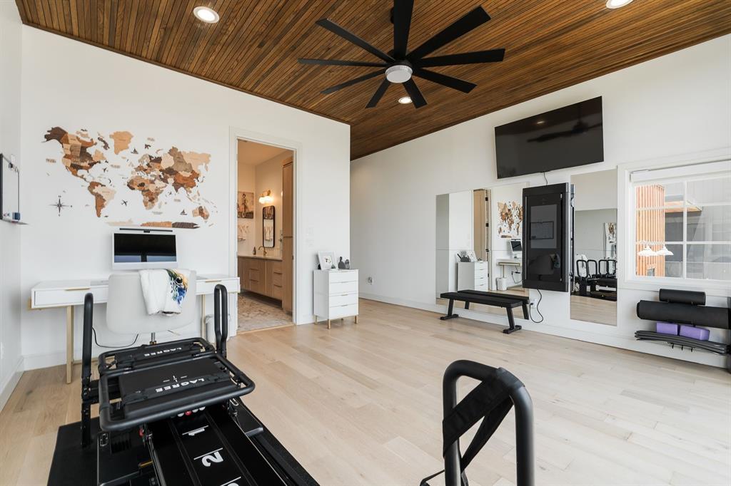 137 NE 14th Street