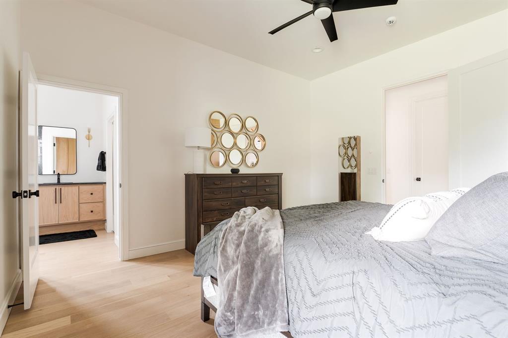 137 NE 14th Street