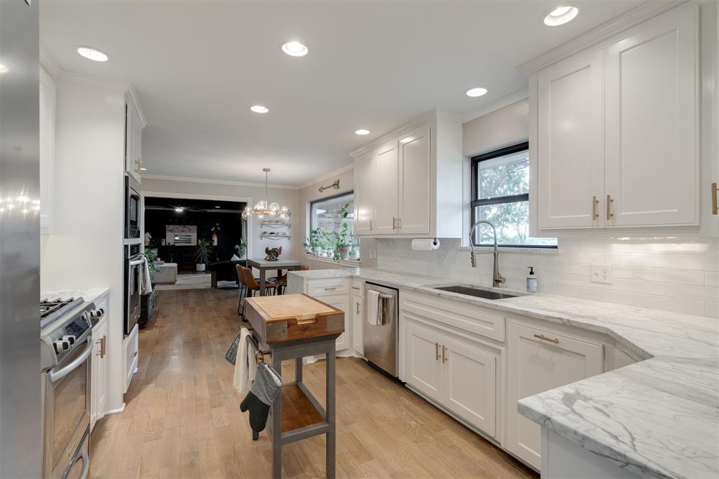 8909 Lakehurst Drive