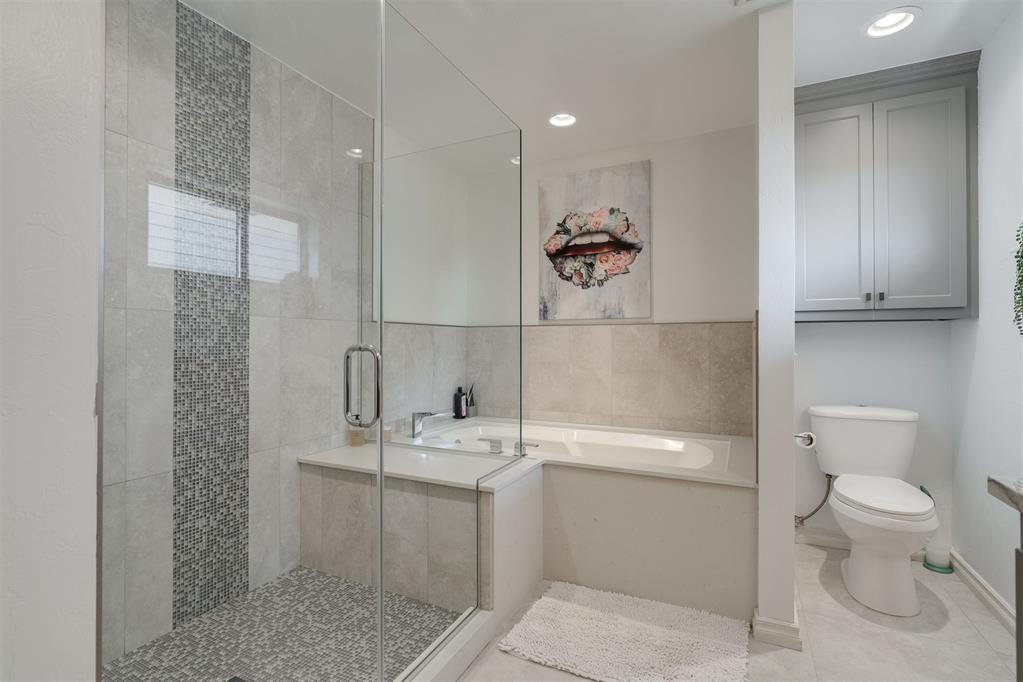 8909 Lakehurst Drive