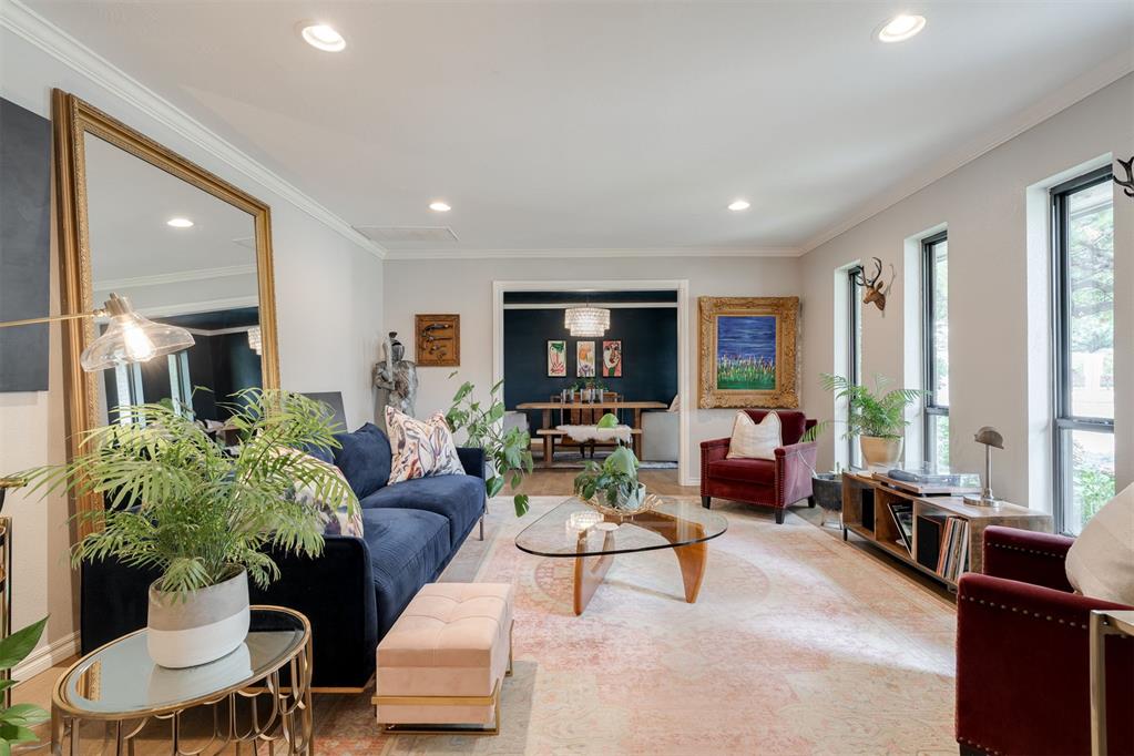 8909 Lakehurst Drive