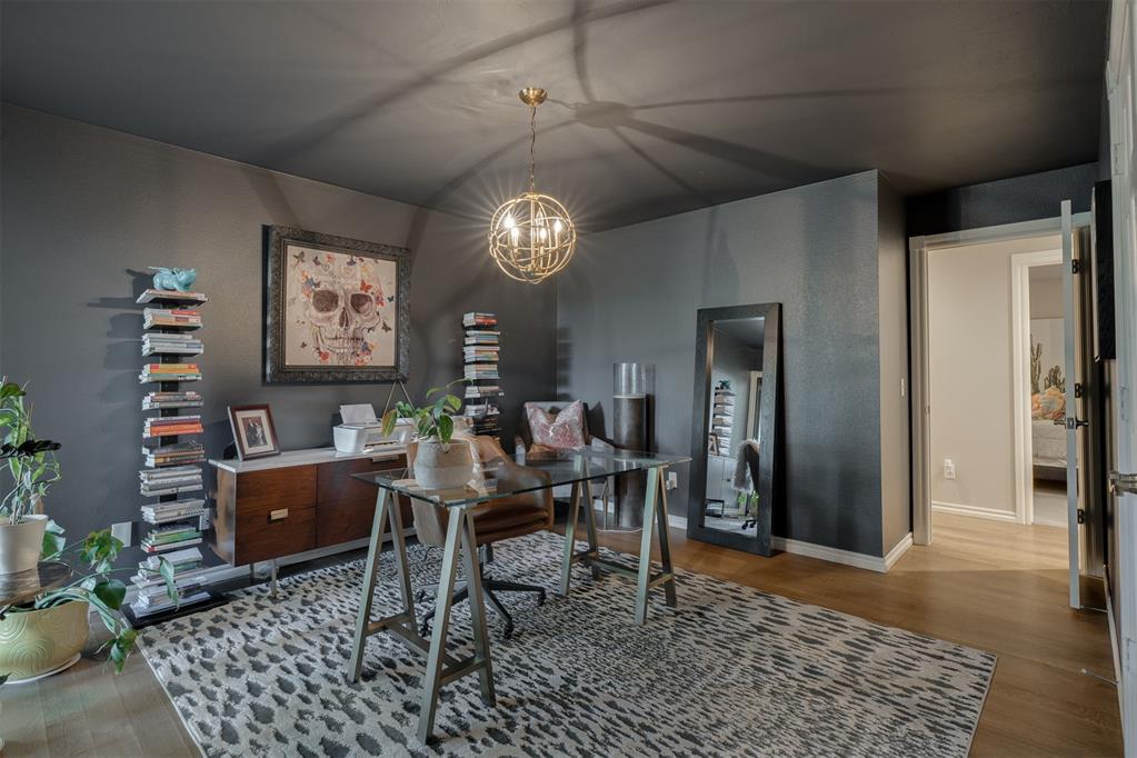 8909 Lakehurst Drive