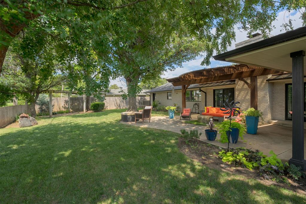 8909 Lakehurst Drive