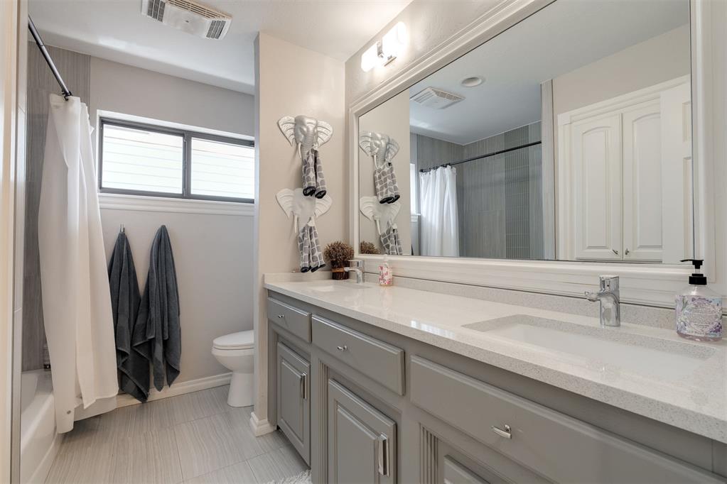 8909 Lakehurst Drive