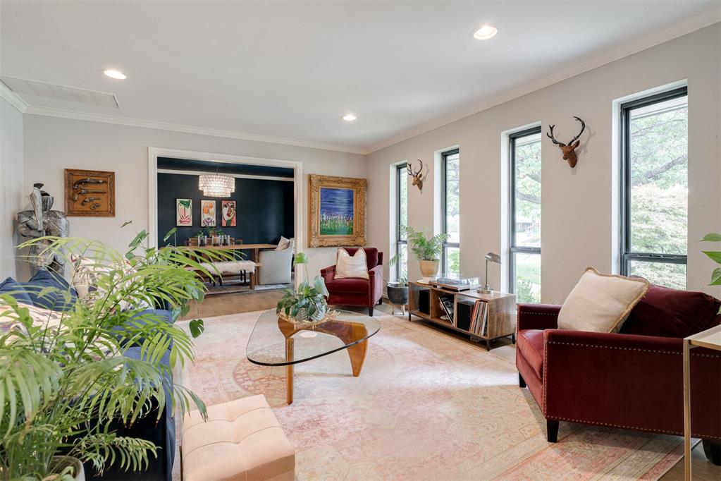 8909 Lakehurst Drive