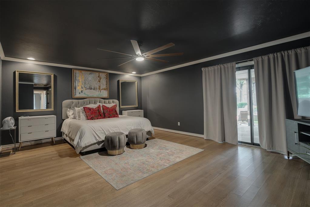 8909 Lakehurst Drive