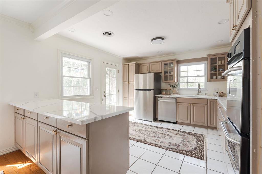 1908 Dorchester Drive