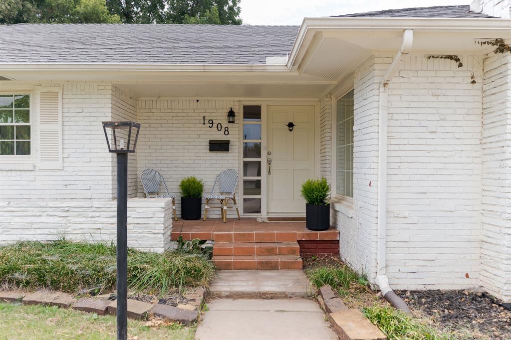 1908 Dorchester Drive