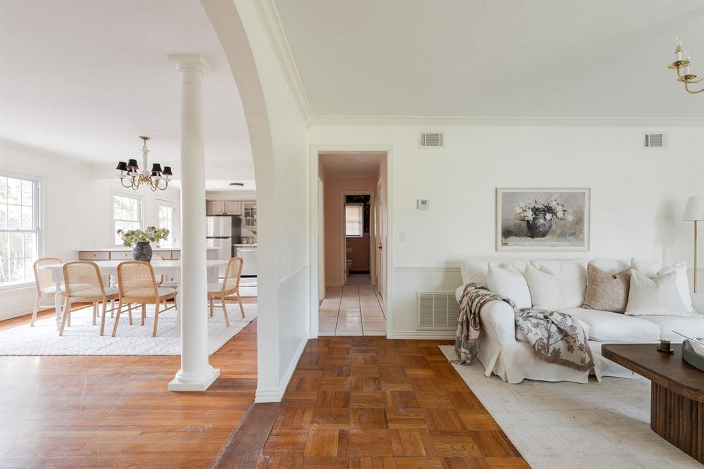 1908 Dorchester Drive