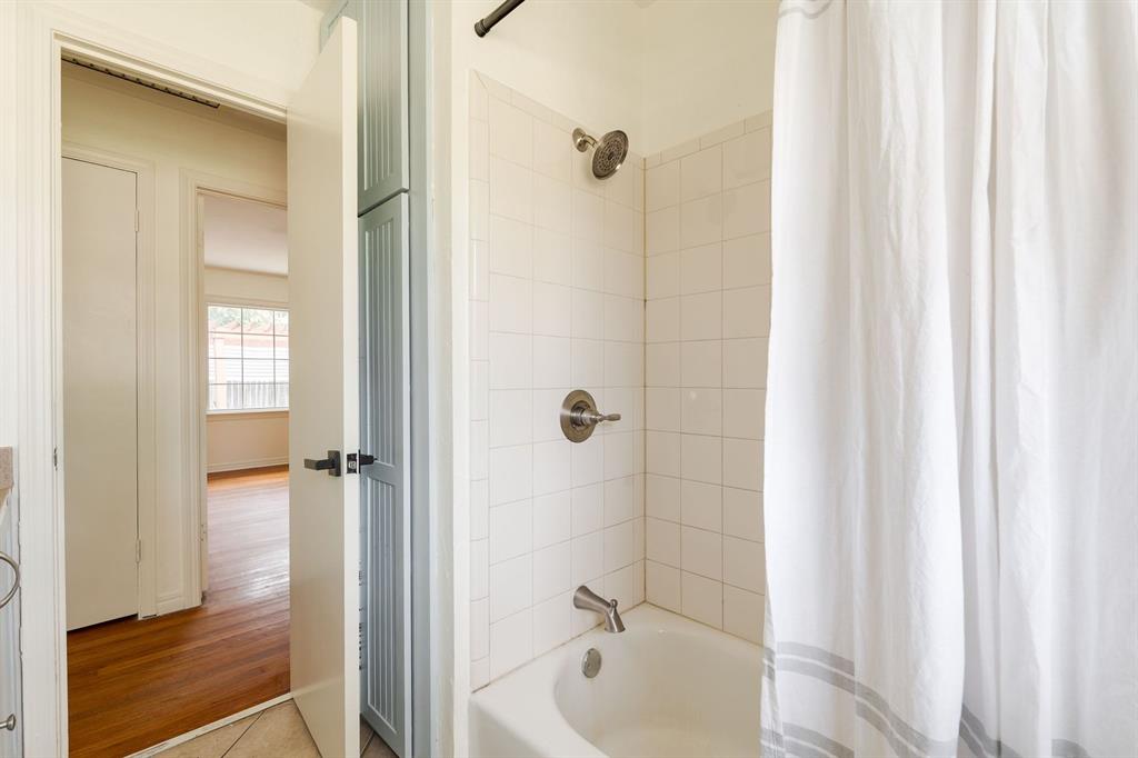 1908 Dorchester Drive