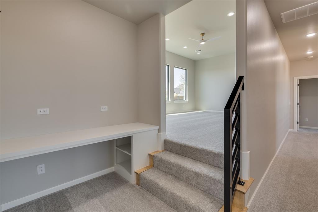 4401 Clear Ridge Corner