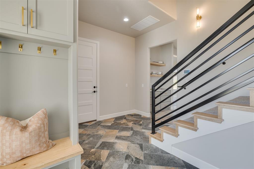 4401 Clear Ridge Corner