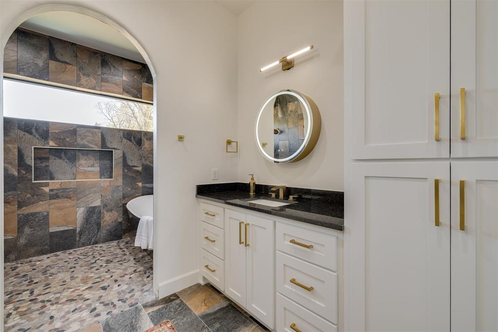 4401 Clear Ridge Corner