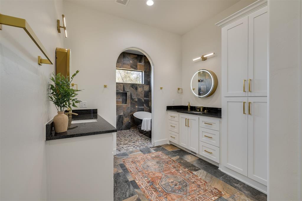 4401 Clear Ridge Corner