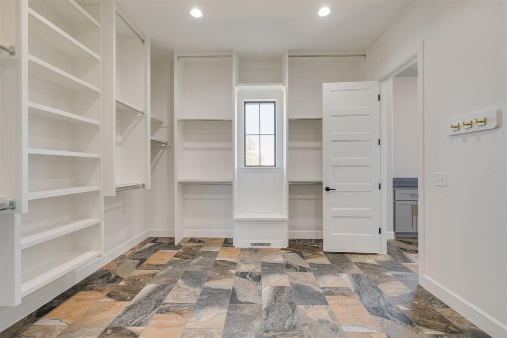 4401 Clear Ridge Corner