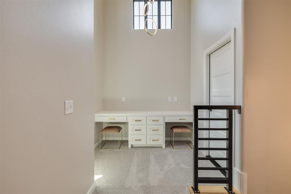 4401 Clear Ridge Corner