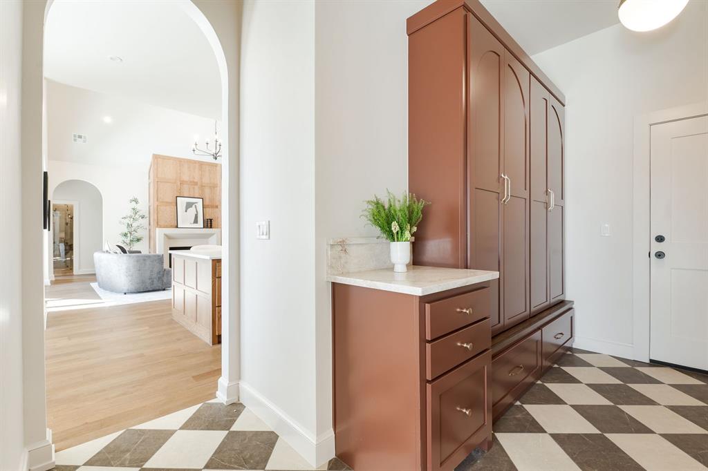 7921 Stagecoach Circle