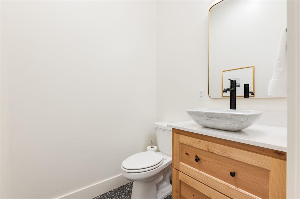 3824 Stone Hill Lane