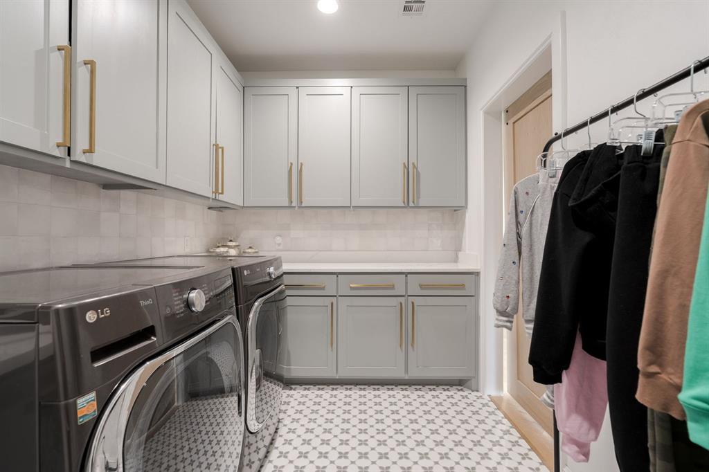 1127 NW 56th Street Unit: B