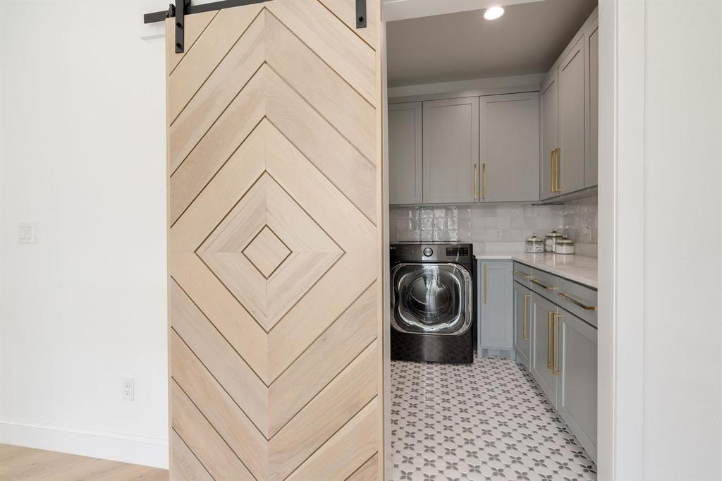 1127 NW 56th Street Unit: B