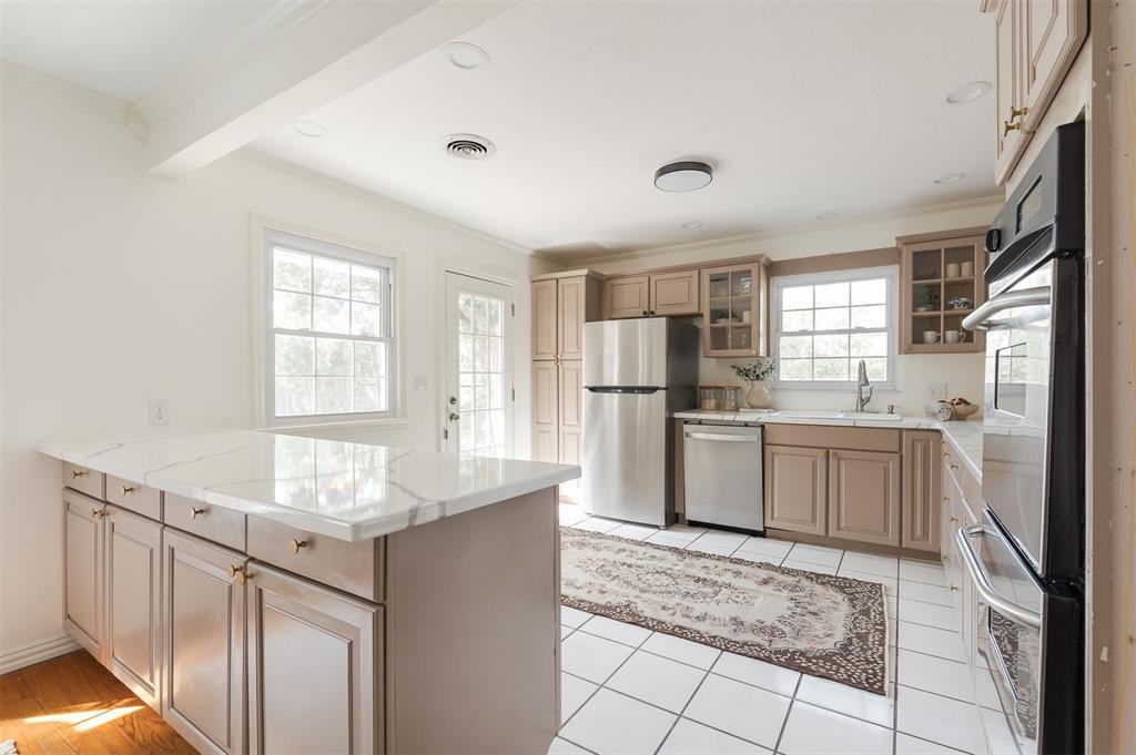 1908 Dorchester Drive