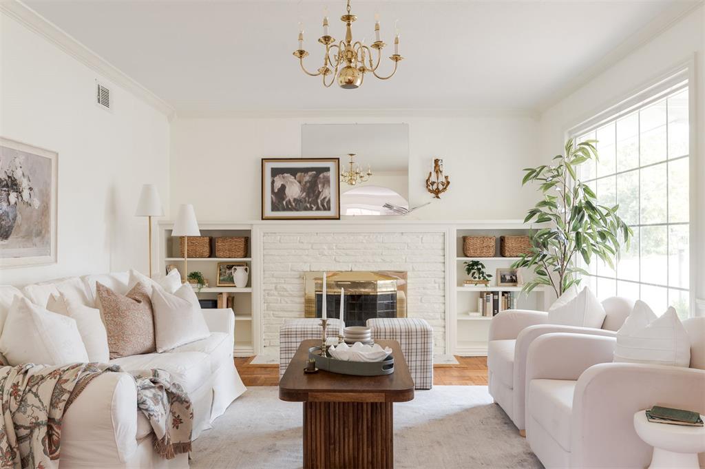 1908 Dorchester Drive