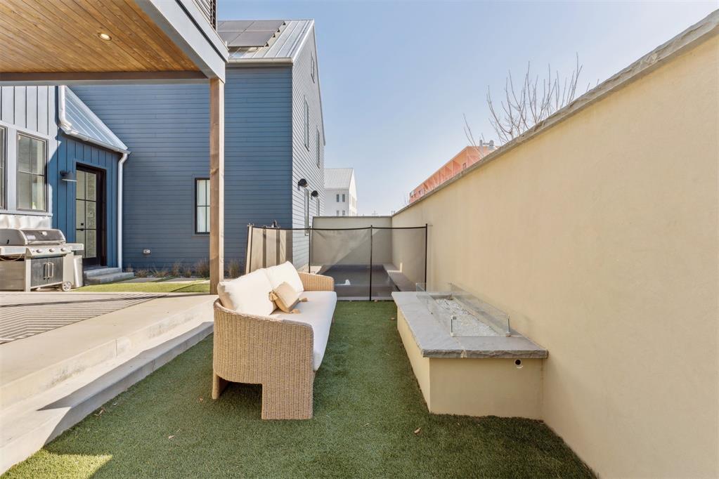 1924 Runway Boulevard