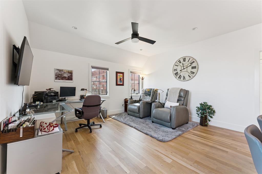 1924 Runway Boulevard