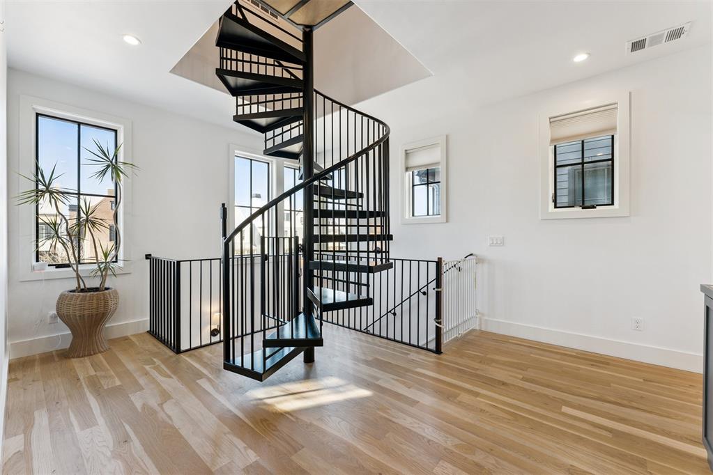 1924 Runway Boulevard