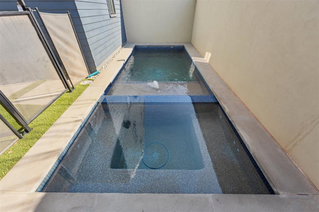 1924 Runway Boulevard