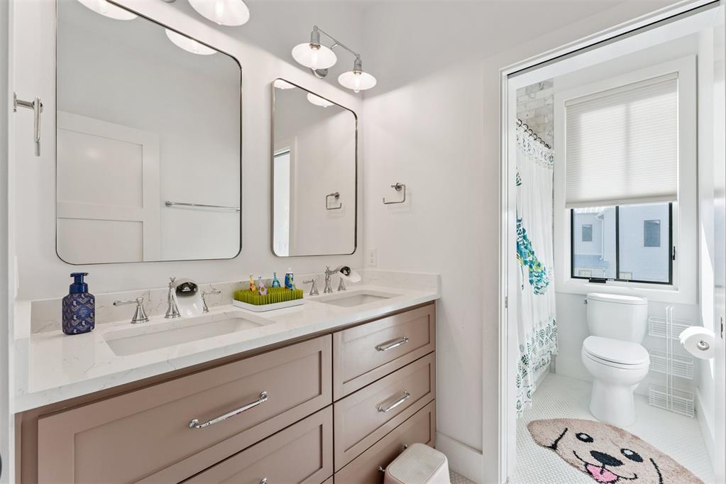 1924 Runway Boulevard