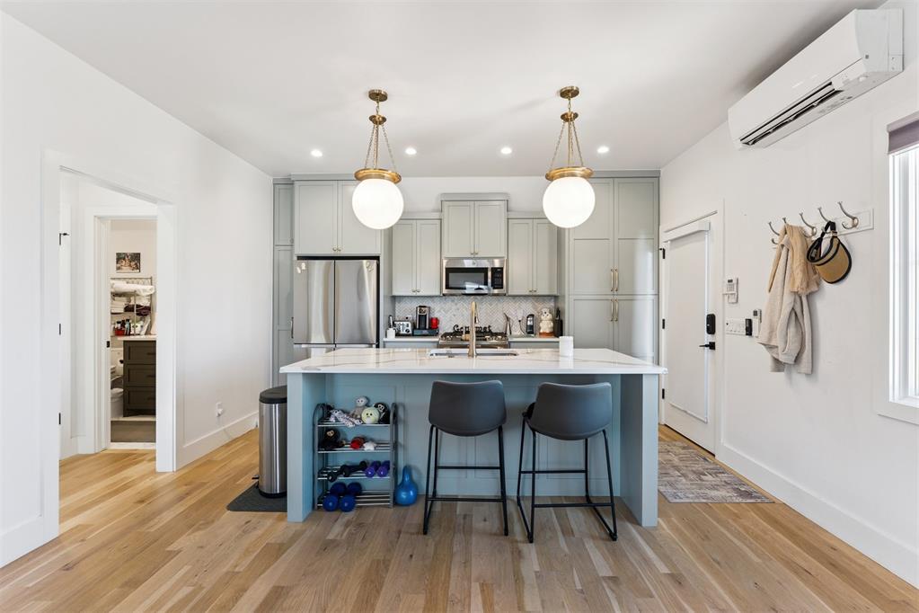 1924 Runway Boulevard