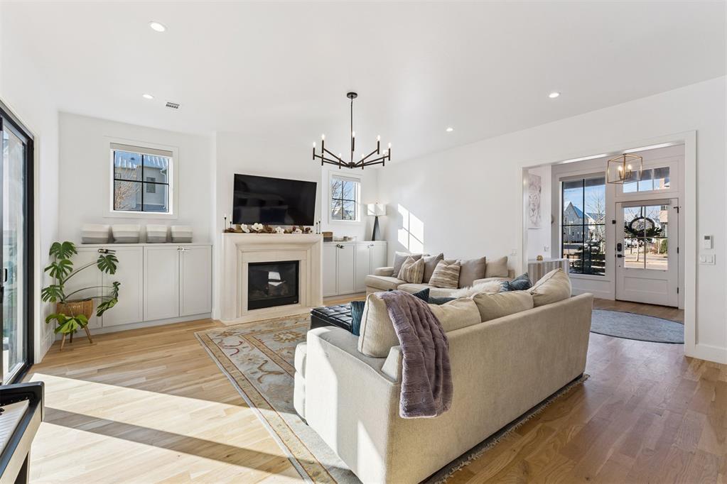 1924 Runway Boulevard