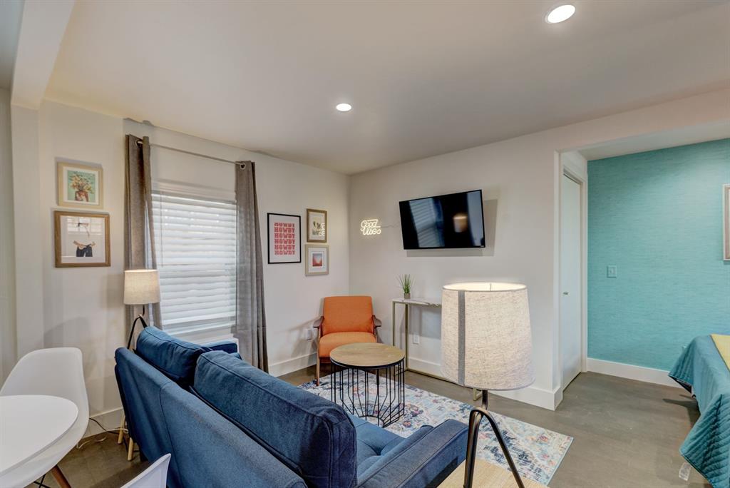 810 NW 36th Street