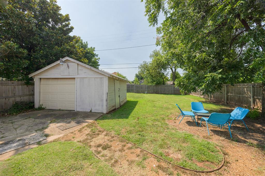 818 NW Eubanks
