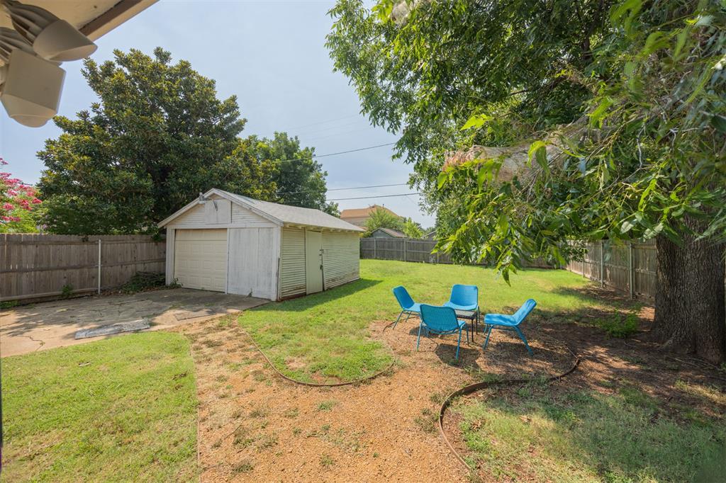 818 NW Eubanks