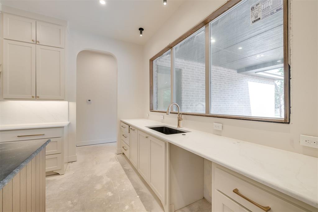 7940 Stagecoach Circle