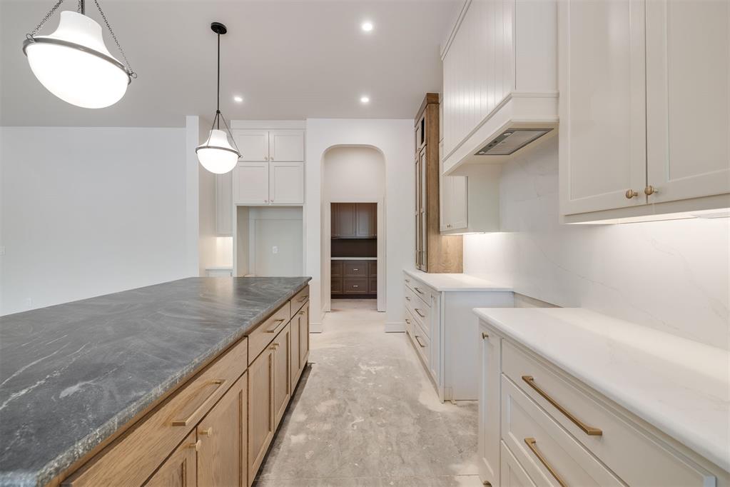 7940 Stagecoach Circle
