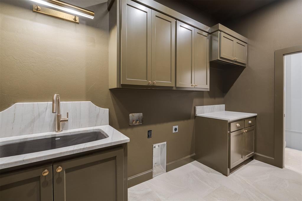 7940 Stagecoach Circle