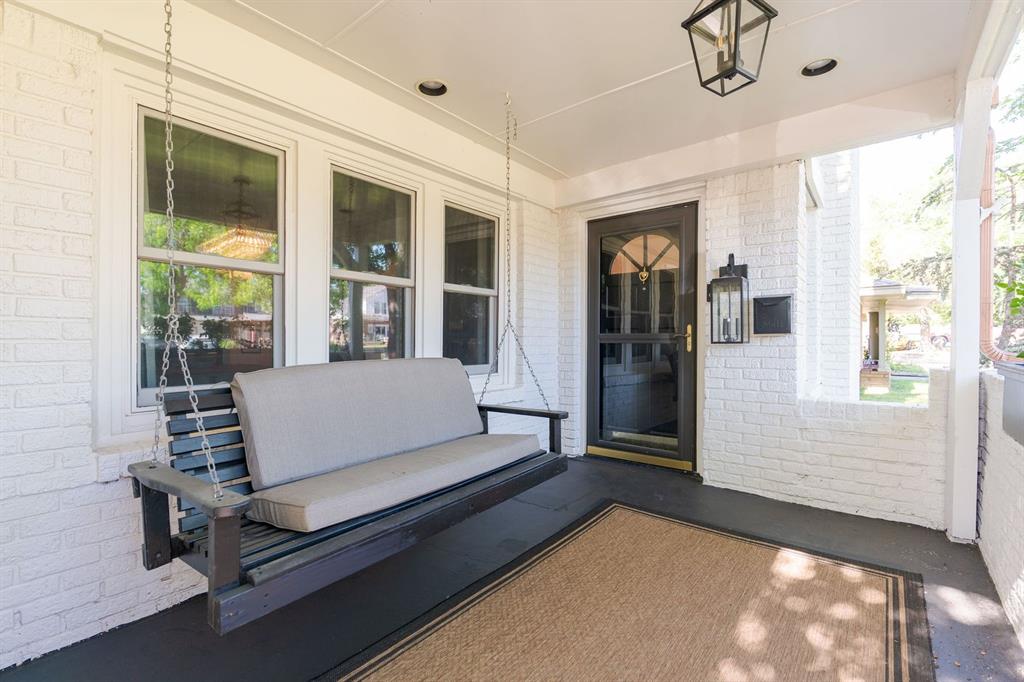1108 W Wilshire Boulevard