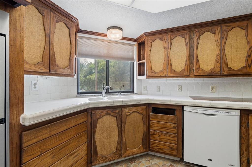 14224 Edmond Lake Road