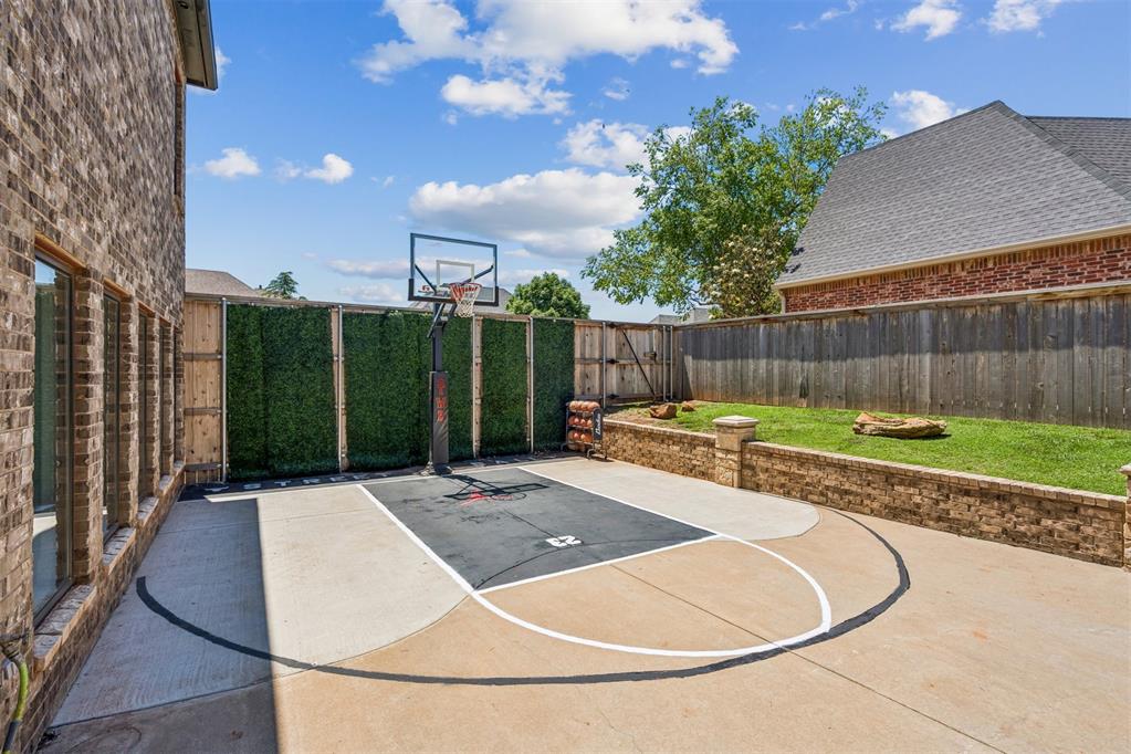 16801 Kinross Circle